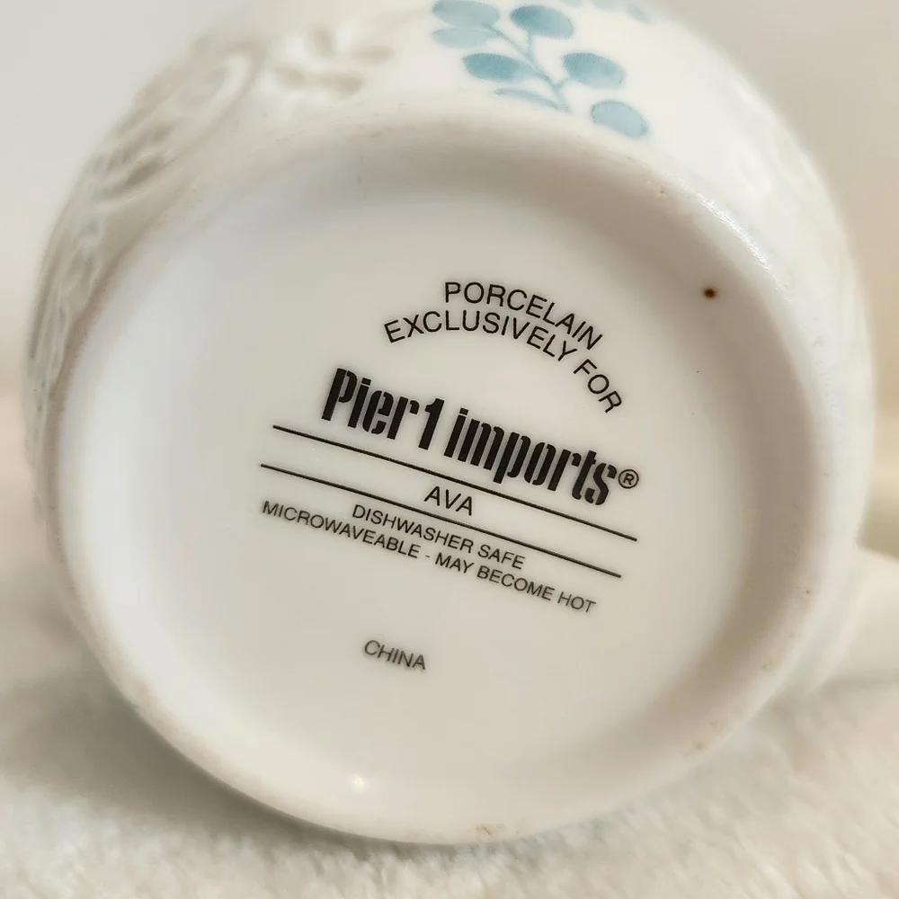 Pier 1 Imports Ava White Blue Green Leaves Monogram D Coffee Cup Mug 14 Oz